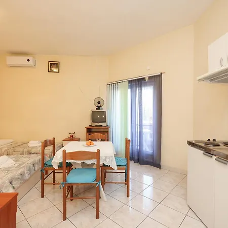 Apartment Beachfront Jermen *