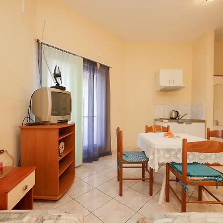 Apartment Beachfront Jermen