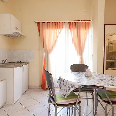 Beachfront Jermen Сукошан