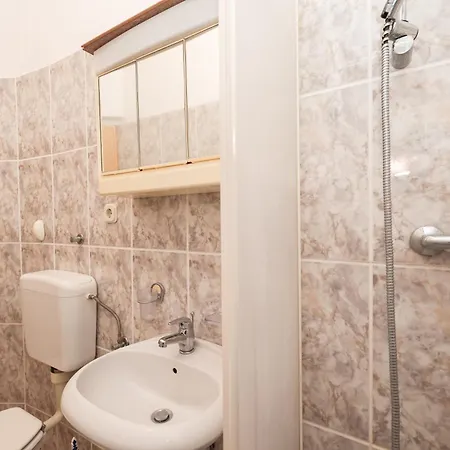 Apartment Beachfront Jermen Sukošan