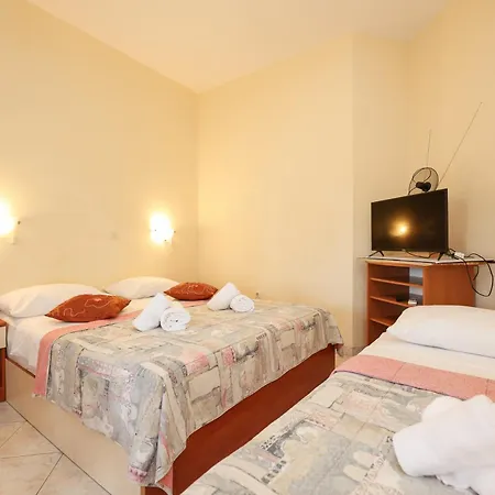 Apartment Beachfront Jermen Sukošan