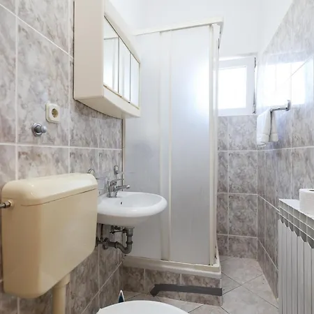 Apartment Beachfront Jermen